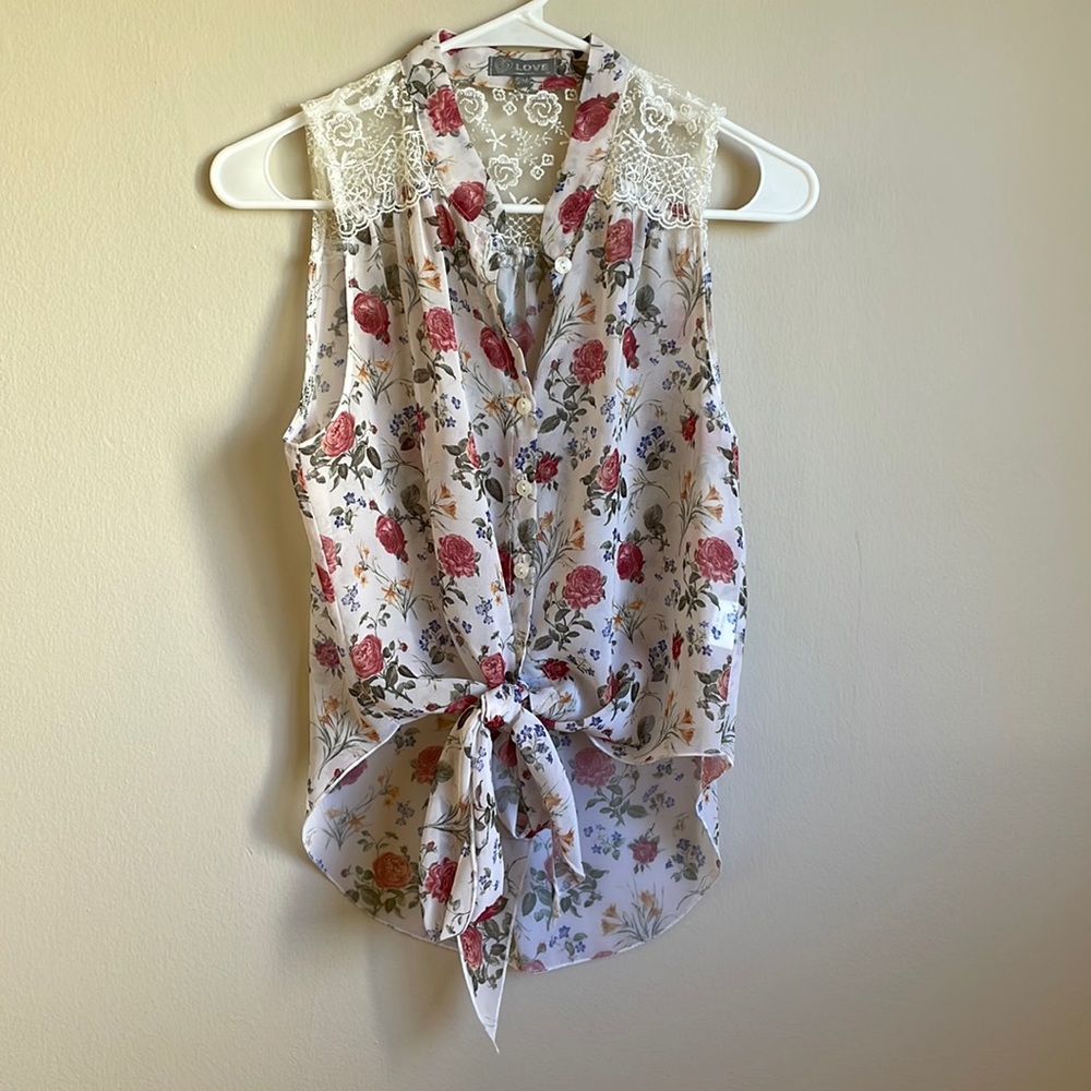 Love floral and lace tie-up top